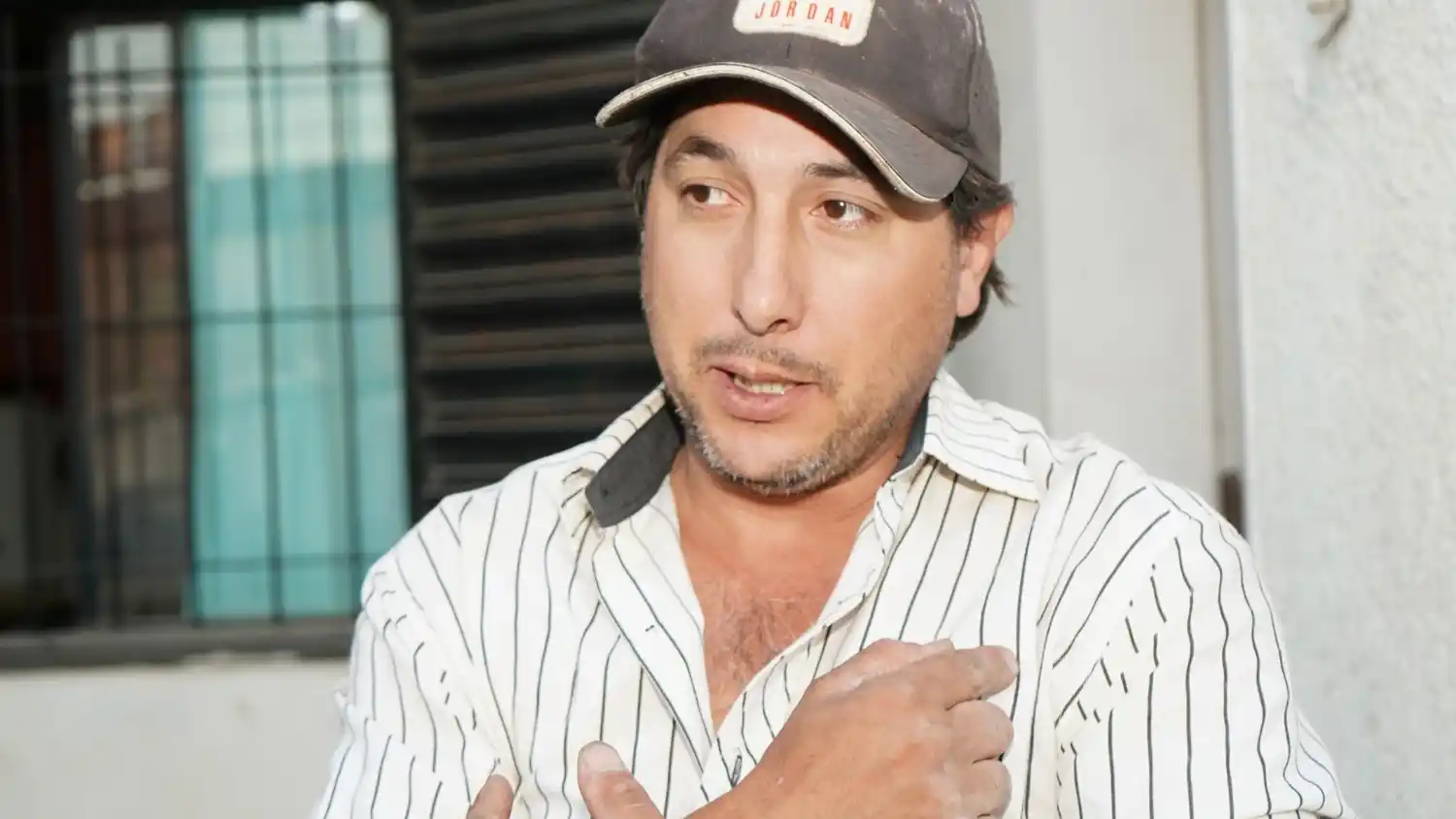 Balearon a un joven de 21 años en un intento de robo de moto