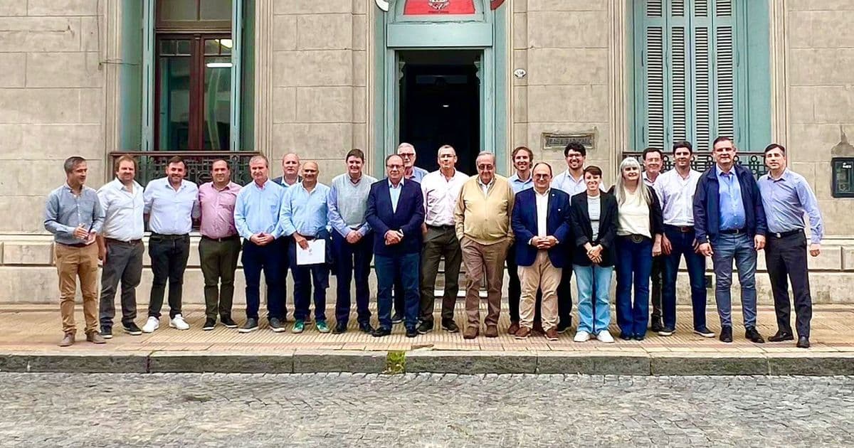 Intendentes radicales reclamaron unidad partidaria y advirtieron por el ahogo financiero en los municipios bonaerenses