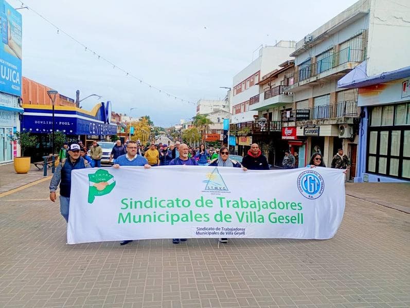 Villa Gesell: un paro por tiempo indeterminado de trabajadores municipales paraliza la ciudad