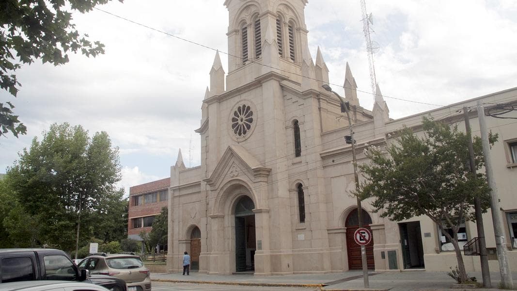 Encuentro masivo de comunidades cristianas en Necochea por la celebración de Pentecostés