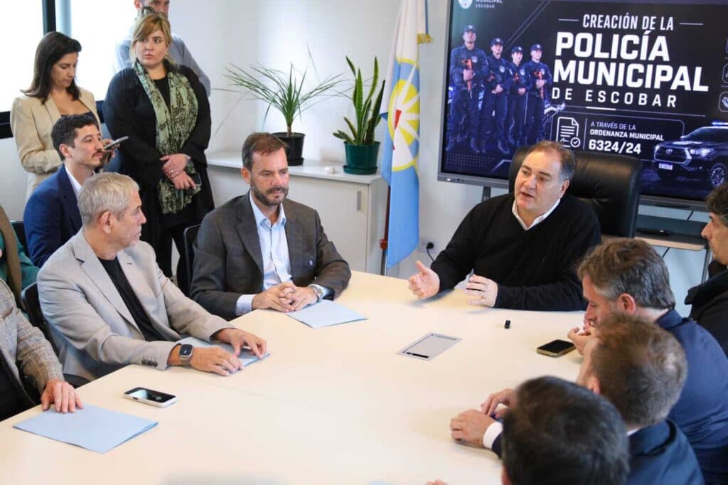 Intendentes oficialistas apuran la creación de policías municipales en la Provincia