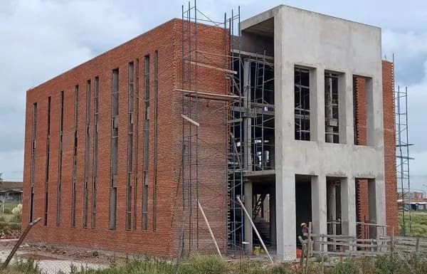 Katopodis llegará a Necochea para presentar una nueva obra mientras varias inversiones provinciales siguen paralizadas