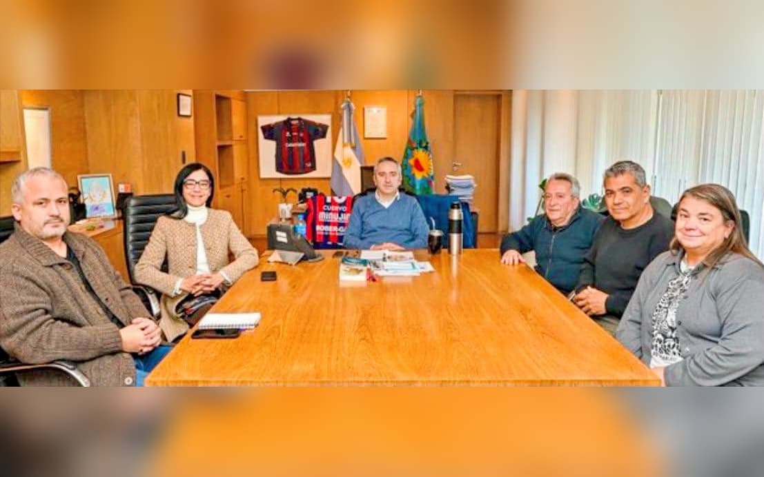 El PJ de Lobería se reunió con Larroque y expresó su apoyo a Kicillof