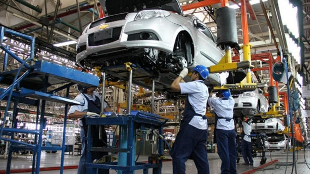 La actividad industrial registro una caida en agosto y acumula una baja del 3% anual