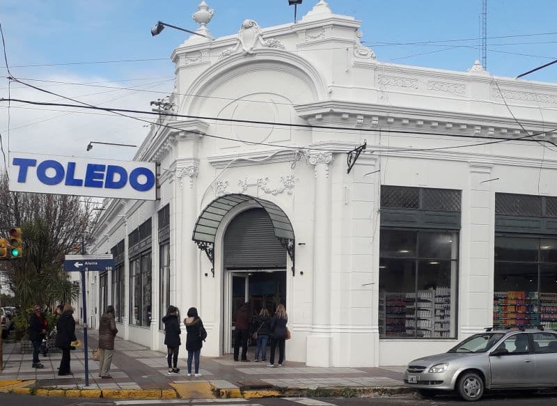 Toledo negocia la venta de su supermercado en Tres Arroyos y garantizarían la continuidad de los trabajadores