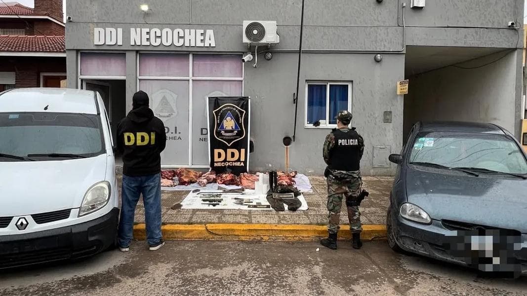 Dos allanamientos en Necochea derivaron en la captura de un sospechoso y el secuestro de autos robados
