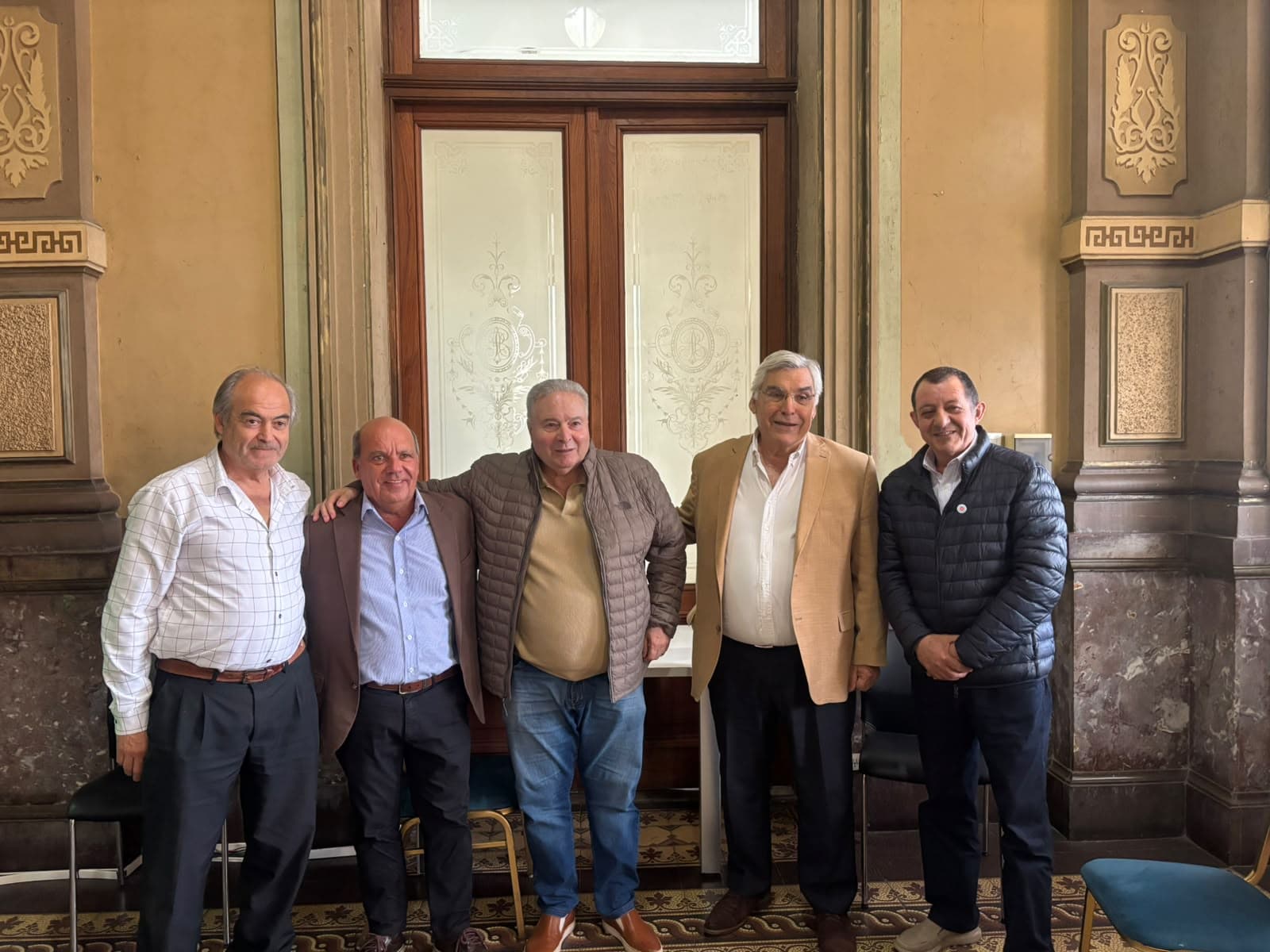 Kicillof reunió a los intendentes del MDF con las reelecciones y el calendario de 2027 en agenda