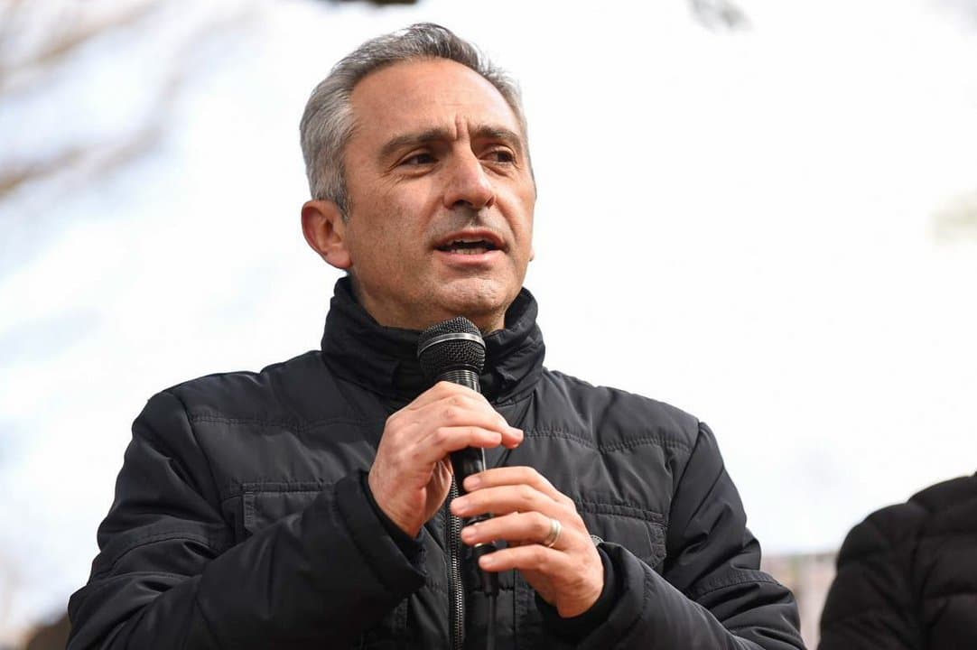 Larroque marca límites para 2027: “Unidos sí, amontonados no”