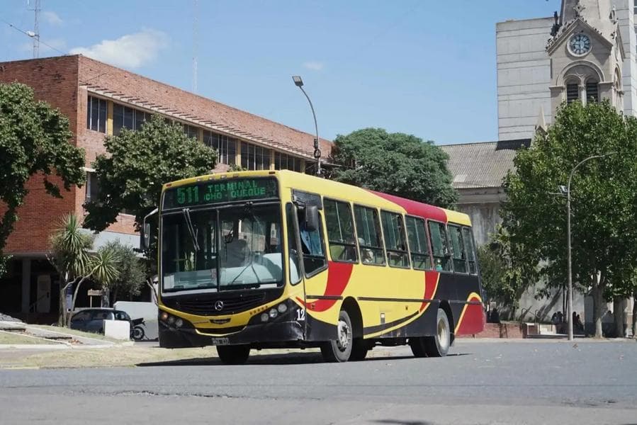 La UTA endurece el paro en medio de la licitación del transporte urbano