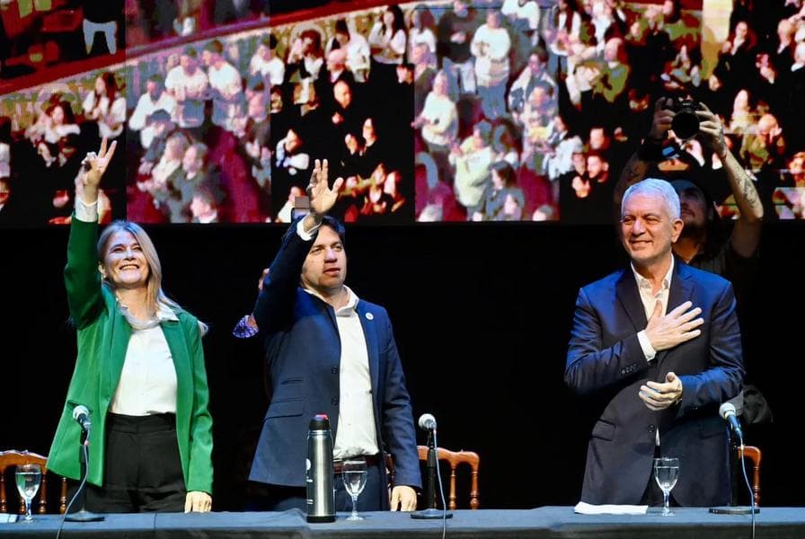 Militantes interrumpieron el discurso de Axel Kicillof para reclamar por el presente judicial de Cristina