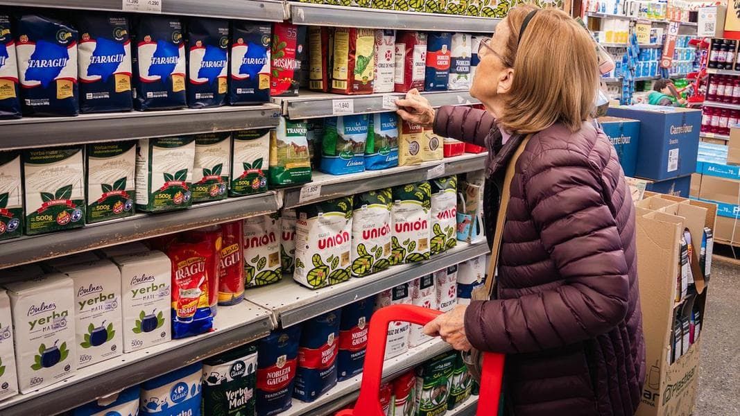 El mercado proyecta una inflación cercana al 30 por ciento y un dólar a $1.652 para fin de año