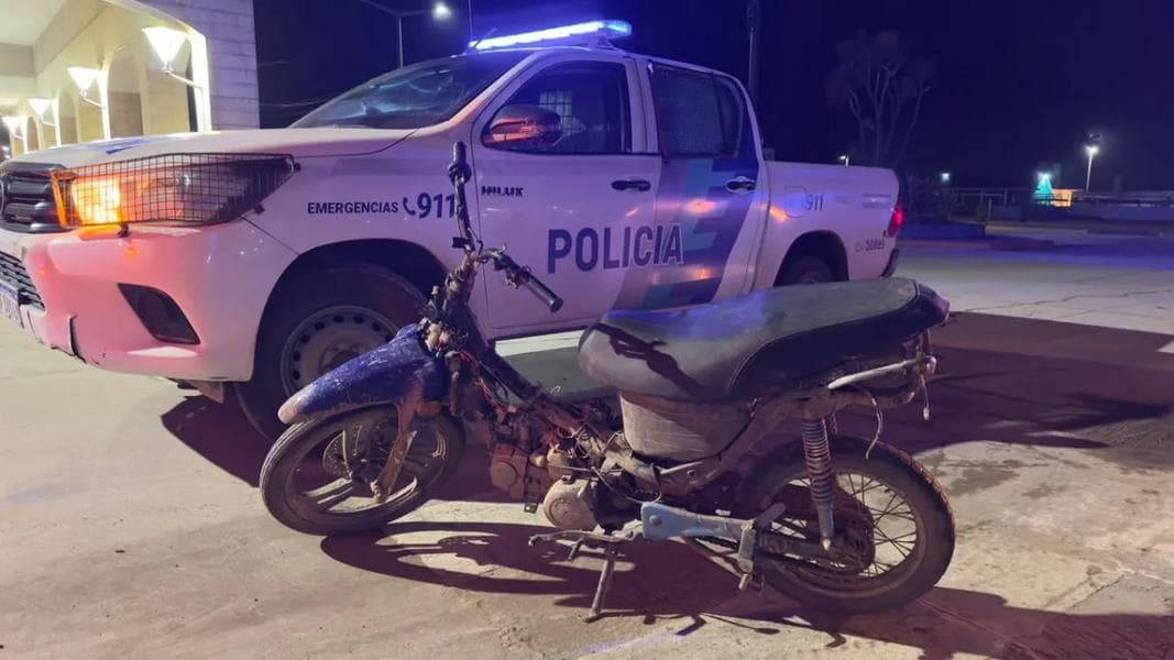Desbaratan un desarmadero clandestino en Quequén y secuestran vehículos robados, armas y autopartes