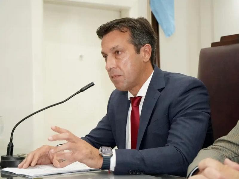 Rojas anticipó juicios y embargos para cobrar la Tasa Portuaria