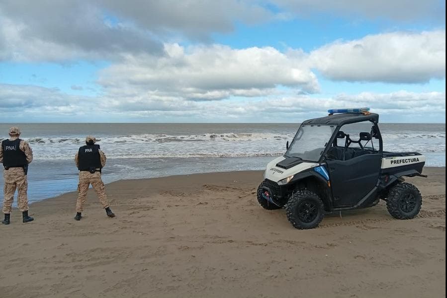 Búsqueda de los kayakistas desaparecidos en Santa Teresita: Prefectura amplía los operativos